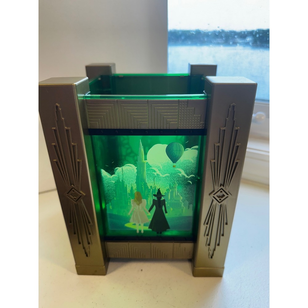 Wicked Movie Emerald City LED Light Up Popcorn Bucket Gold Green Universal 2024
